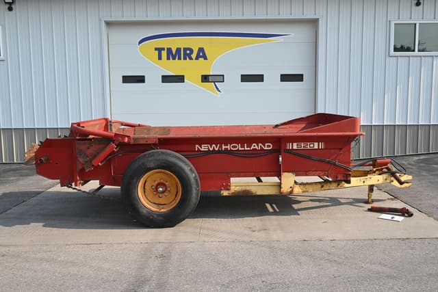 Image of New Holland 520 equipment image 1