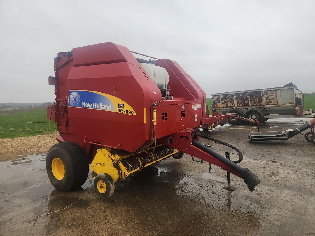 Image of New Holland BR7090 Primary image