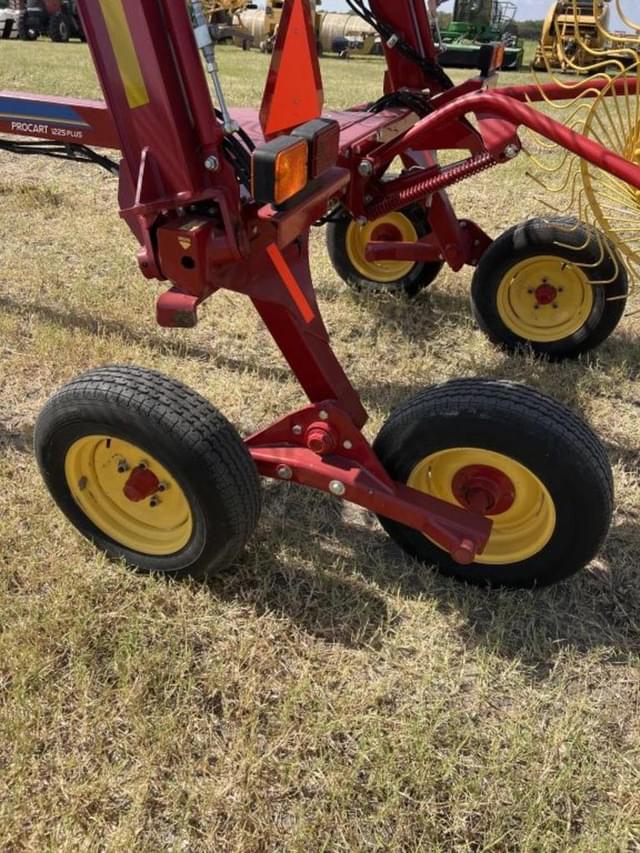 Image of New Holland ProCart 1225 Plus equipment image 2