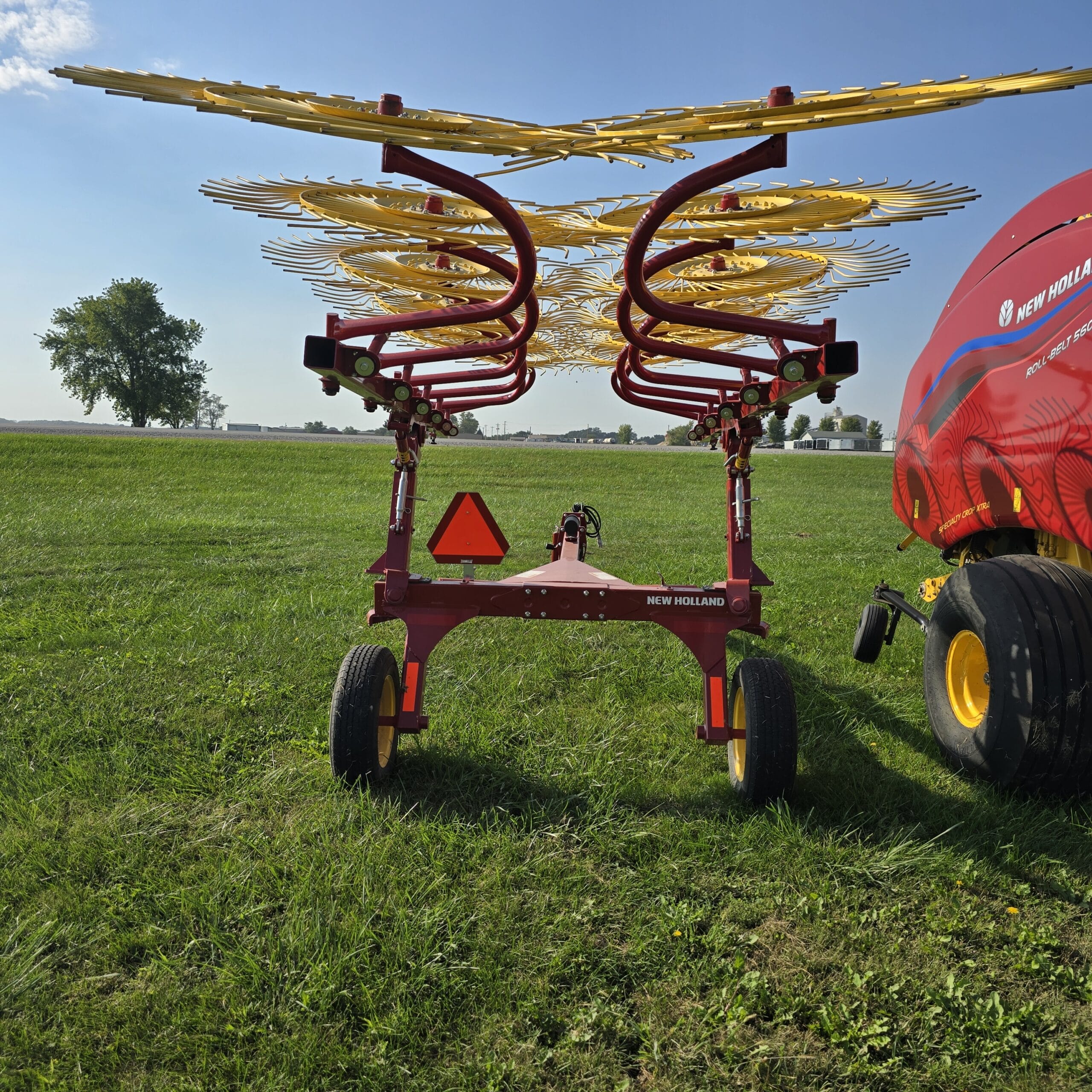 2023 New Holland 819 Equipment Image0