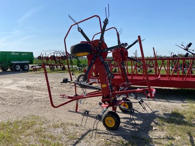 Image of New Holland ProTed 3417 equipment image 4