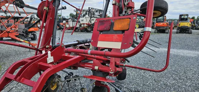 Image of New Holland ProTed 3625 equipment image 4