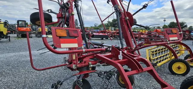 Image of New Holland ProTed 3625 equipment image 3