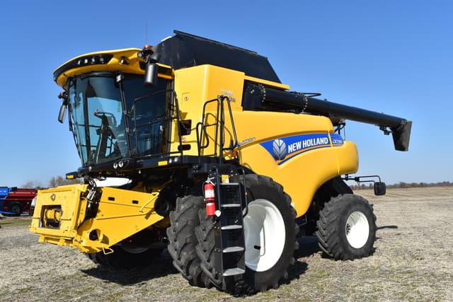 Image of New Holland CR7.90 equipment image 1