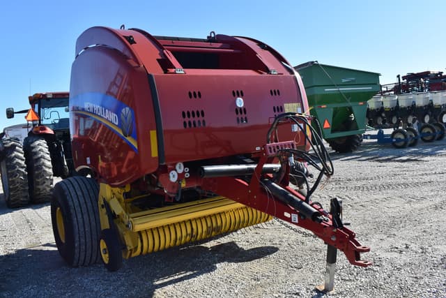 Image of New Holland RB460 equipment image 3