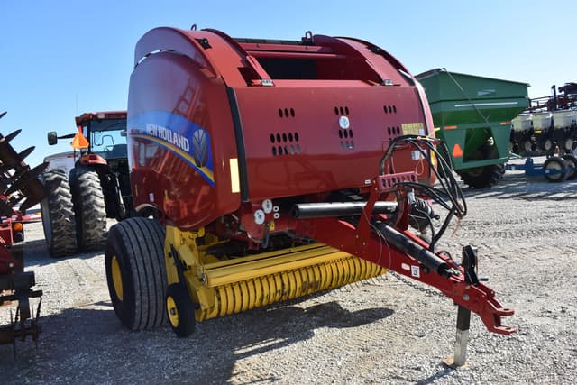 Image of New Holland RB460 equipment image 4