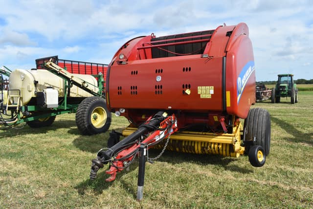 Image of New Holland RB560 equipment image 1