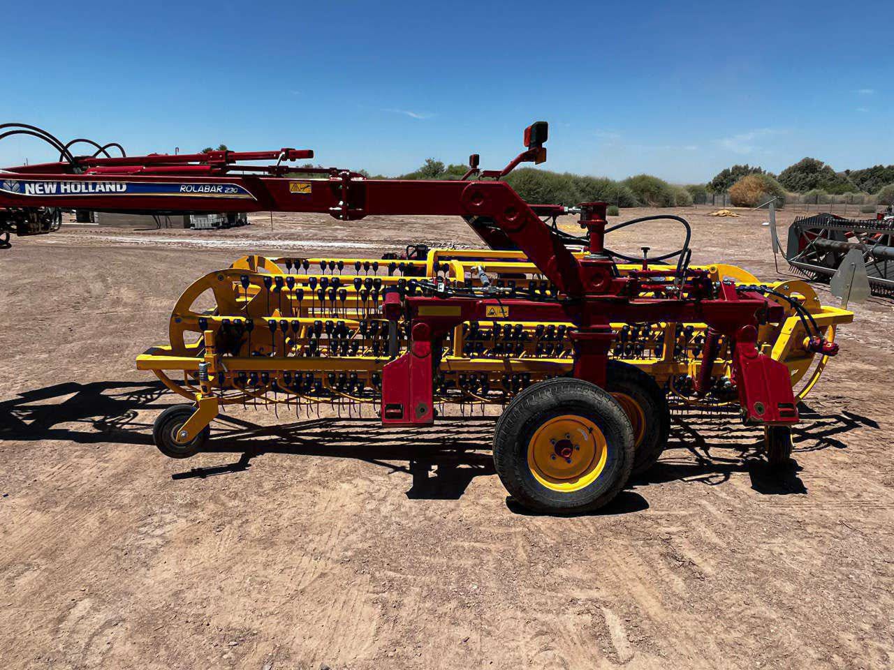 New Holland Rolabar 230 Equipment Image0