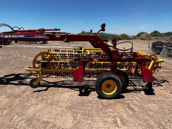 New Holland Rolabar 230 Equipment Image0