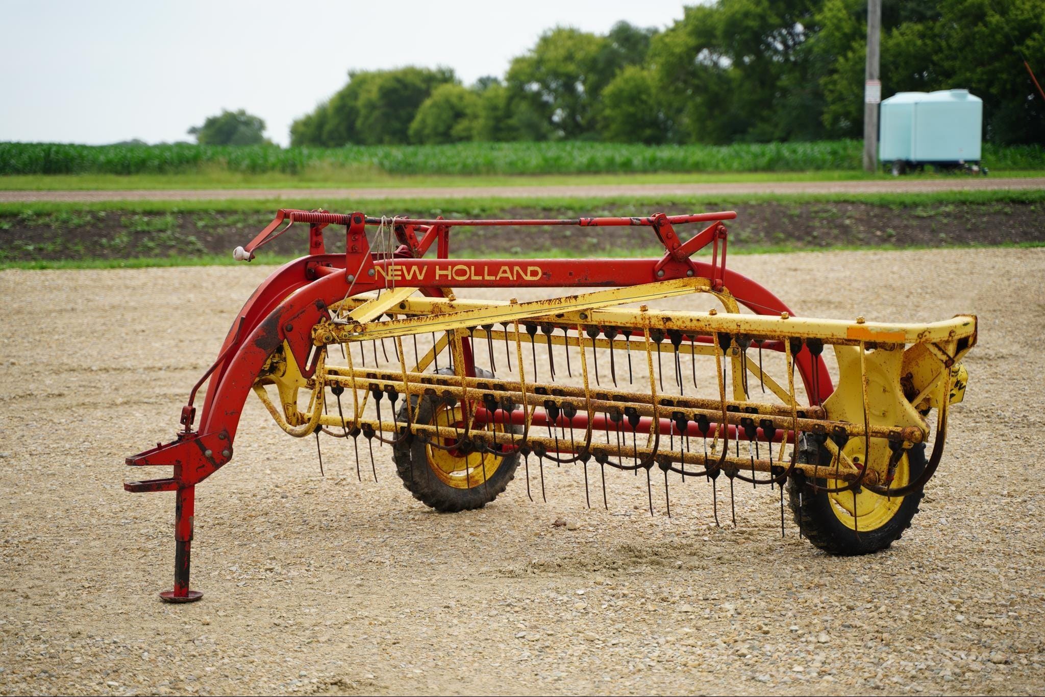 1999 New Holland Rolabar 256 Equipment Image0