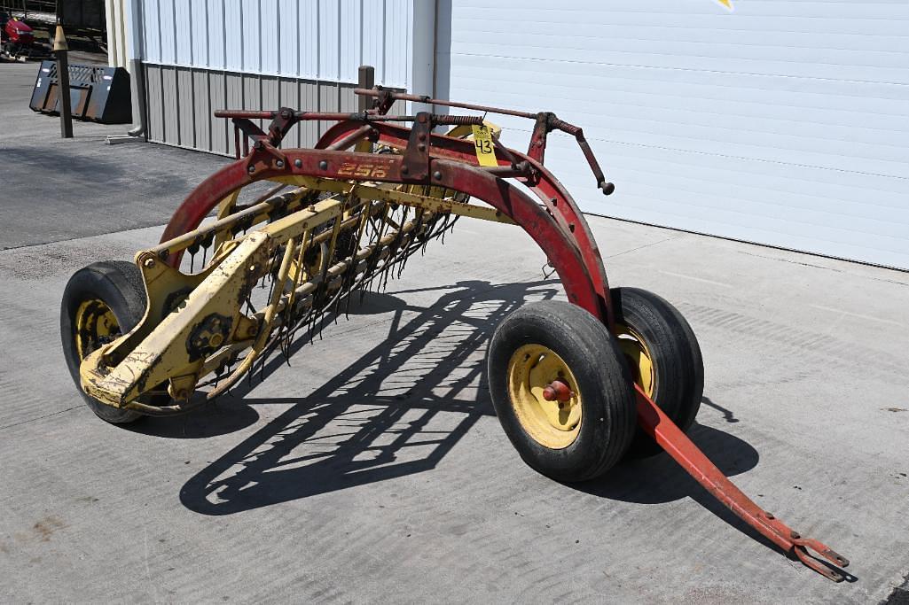 New Holland 256 Hay and Forage Hay - Rakes/Tedders for Sale | Tractor Zoom