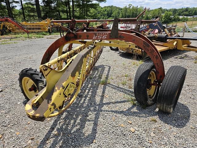 Image of New Holland Rolabar 256 equipment image 4