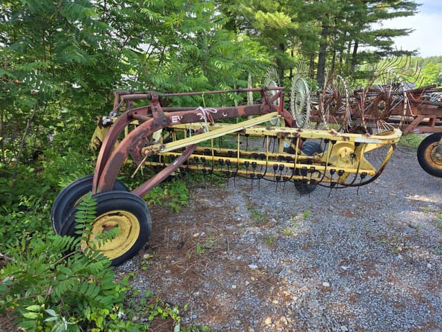 Image of New Holland Rolabar 256 equipment image 2