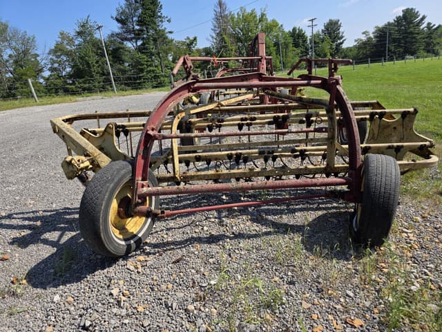 Image of New Holland Rolabar 256 equipment image 4