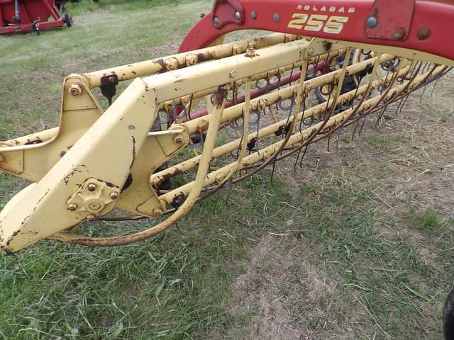 Image of New Holland Rolabar 256 equipment image 3