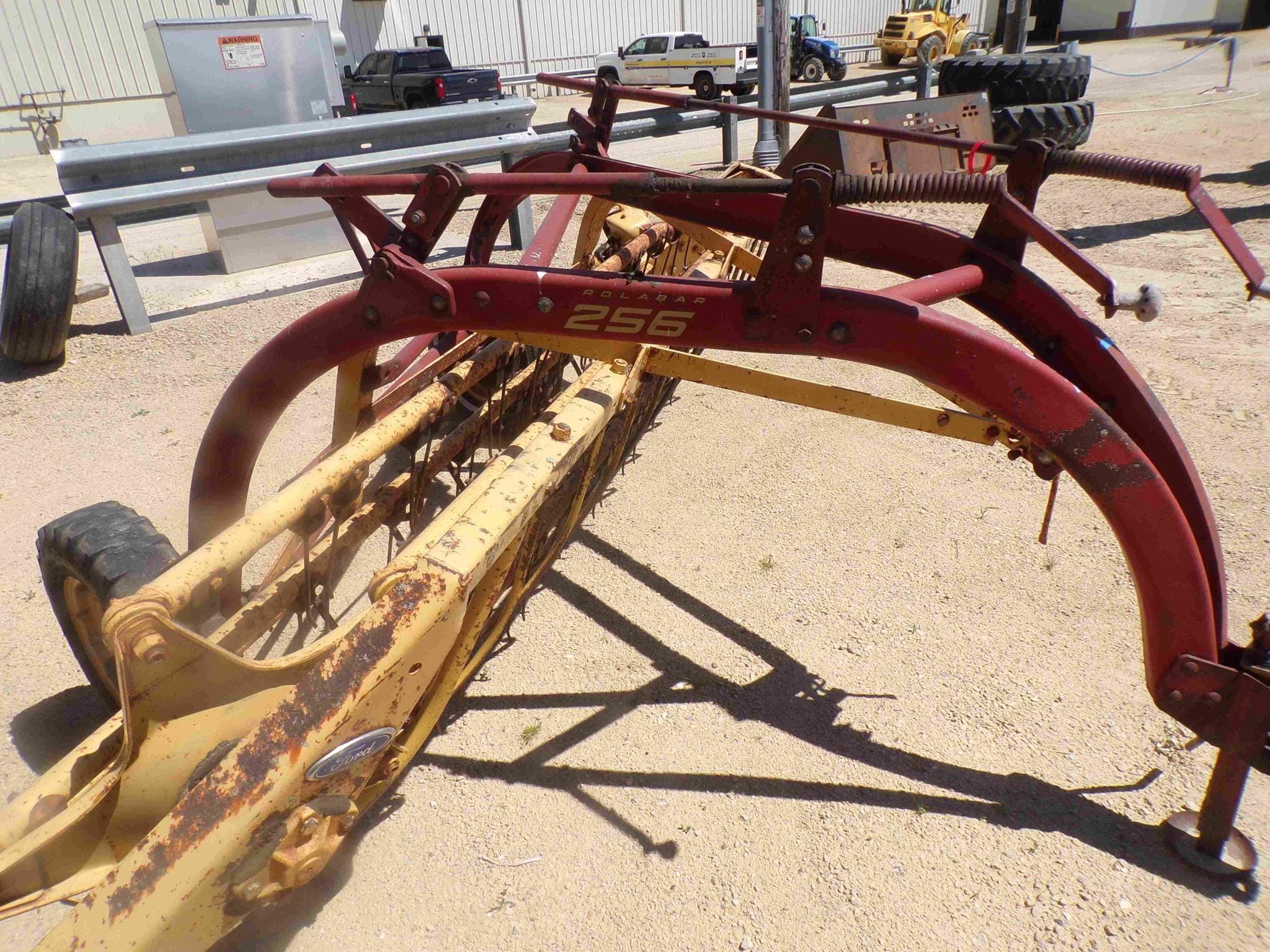 New Holland Rolabar 256 Equipment Image0