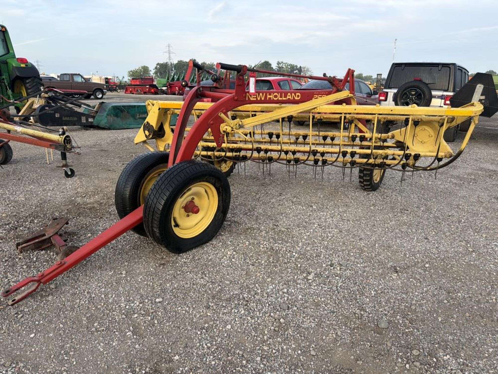New Holland Rolabar 256 Equipment Image0
