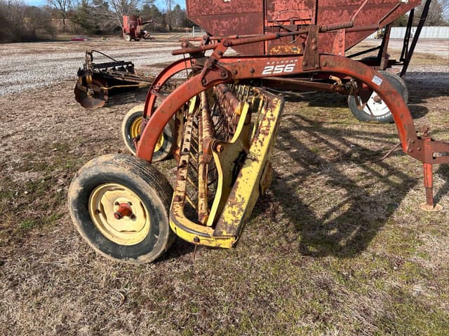 Image of New Holland Rolabar 256 equipment image 3
