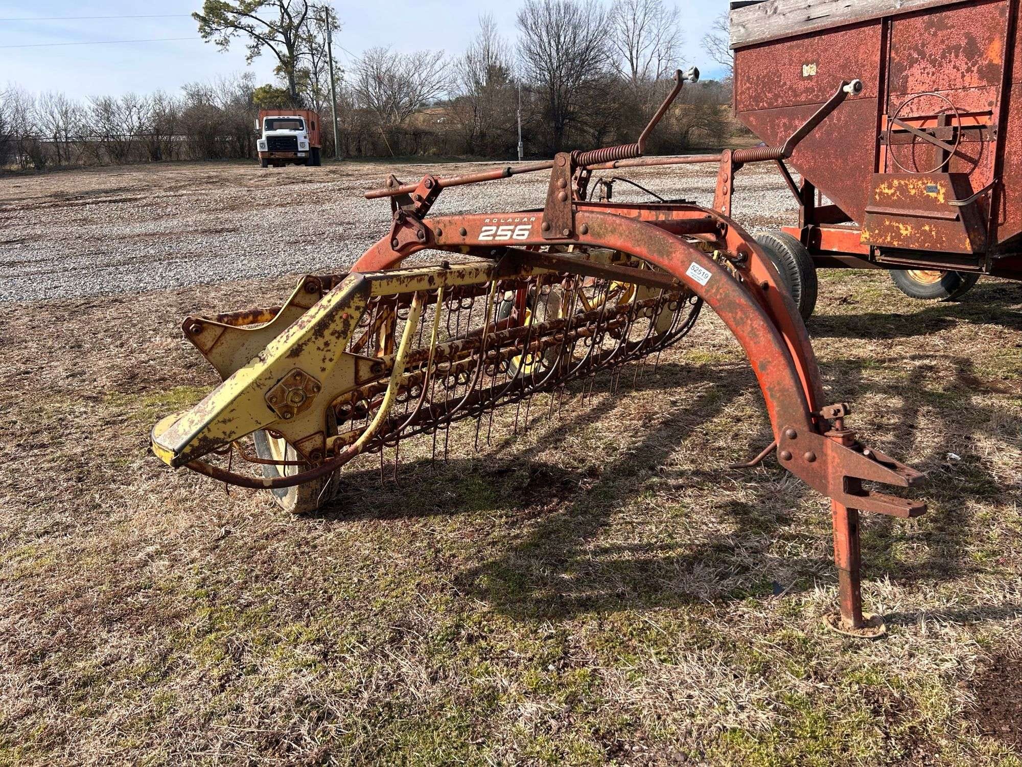 New Holland Rolabar 256 Equipment Image0