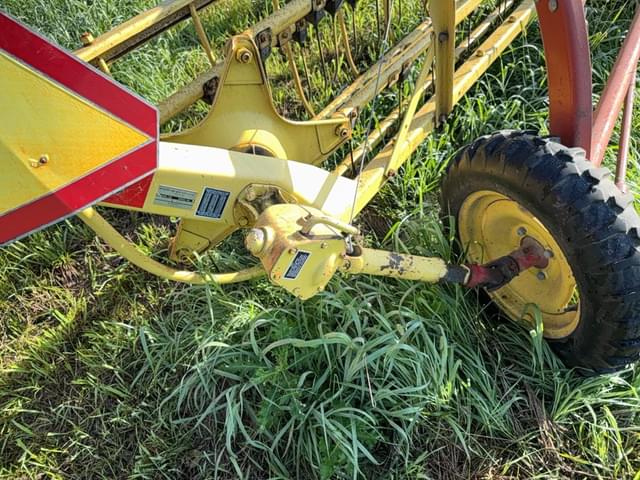 Image of New Holland 256 equipment image 3