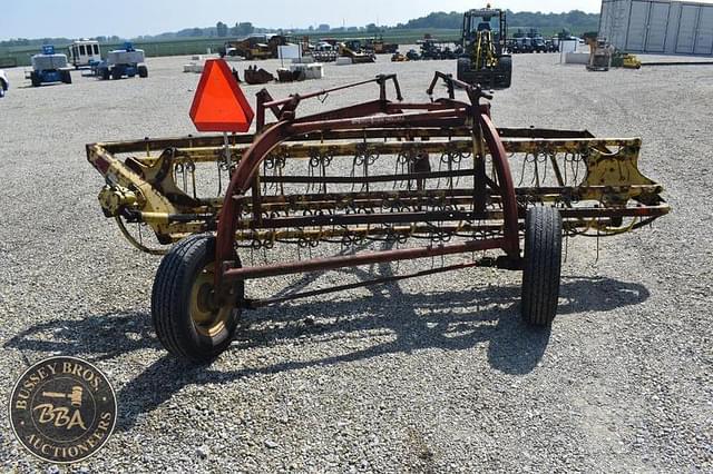 Image of New Holland 258 equipment image 3