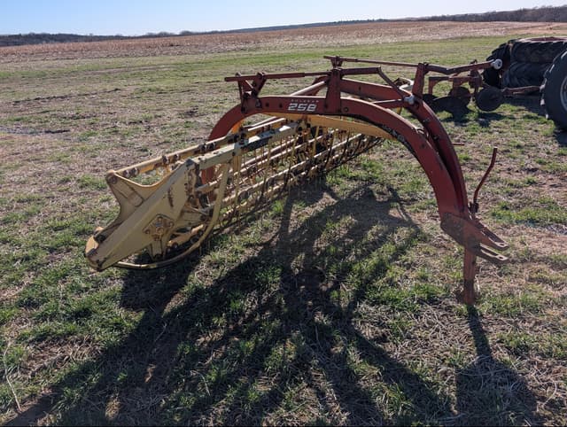 Image of New Holland Rolabar 258 equipment image 1