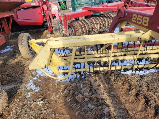 Image of New Holland Rolabar 258 equipment image 3