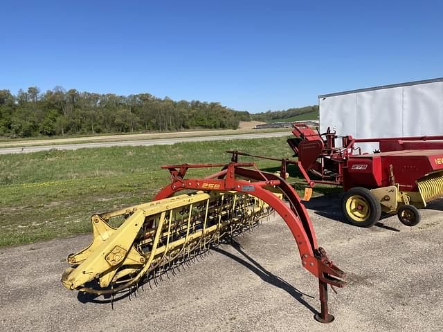 Image of New Holland Rolabar 258 equipment image 1