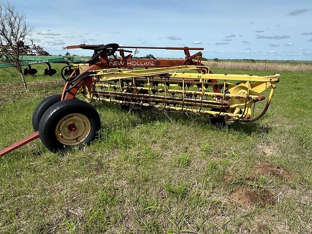Image of New Holland 258 equipment image 4
