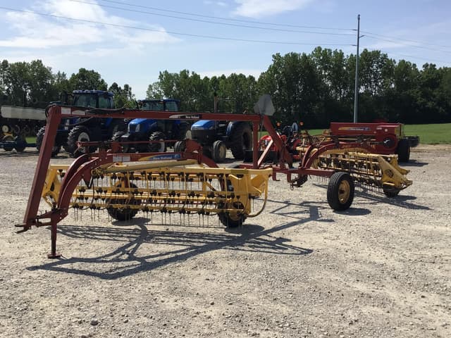 Image of New Holland Rolabar 260 equipment image 2