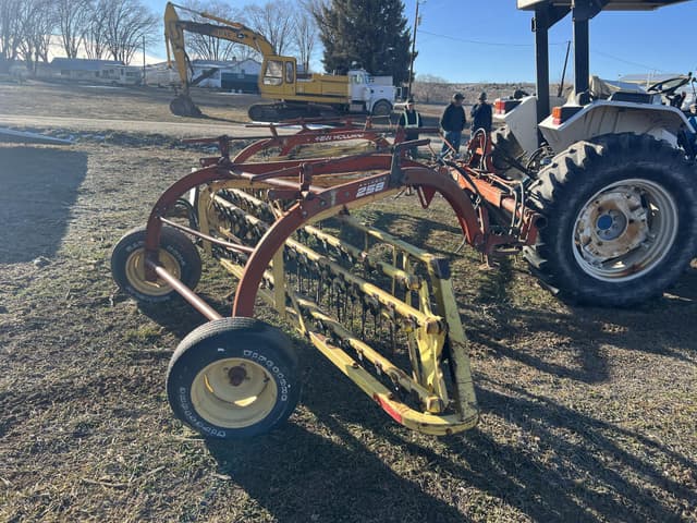 Image of New Holland Rolabar 260 equipment image 3