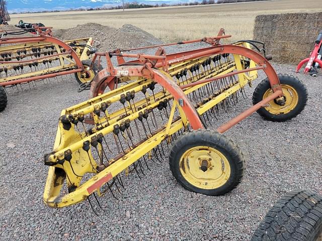 Image of New Holland Rolabar 260 equipment image 3