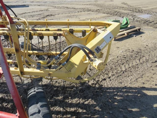 Image of New Holland Rolabar 260 equipment image 4