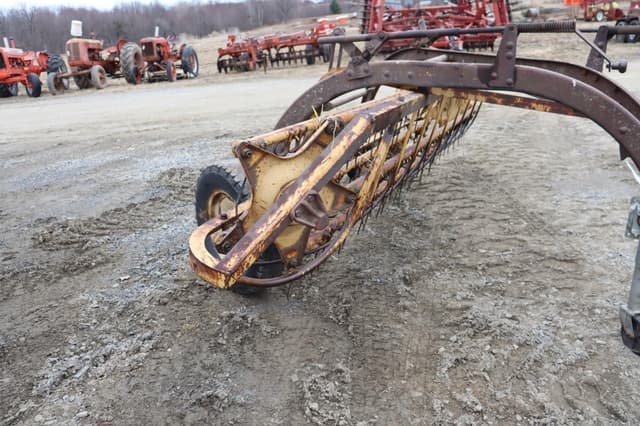 Image of New Holland Rolabar 56 equipment image 4