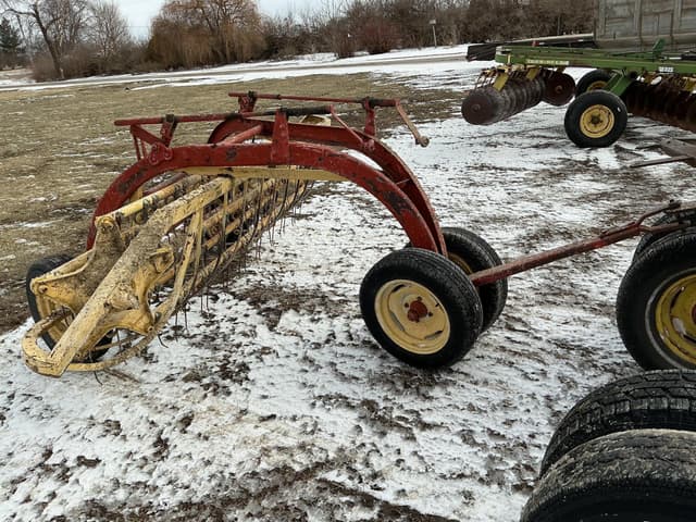 Image of New Holland Rolabar 56 equipment image 4