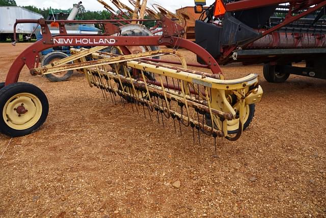 Image of New Holland 256 equipment image 2