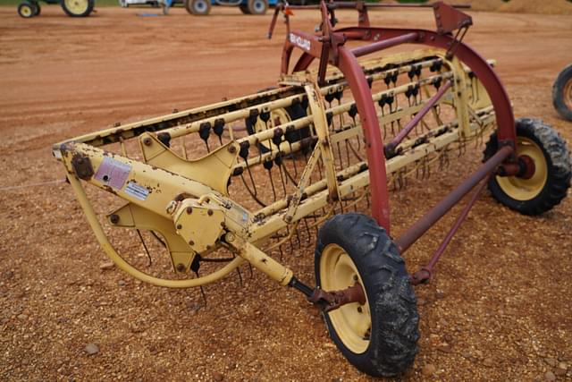 Image of New Holland 256 equipment image 4