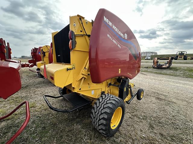 Image of New Holland RB450 Hay Special equipment image 4