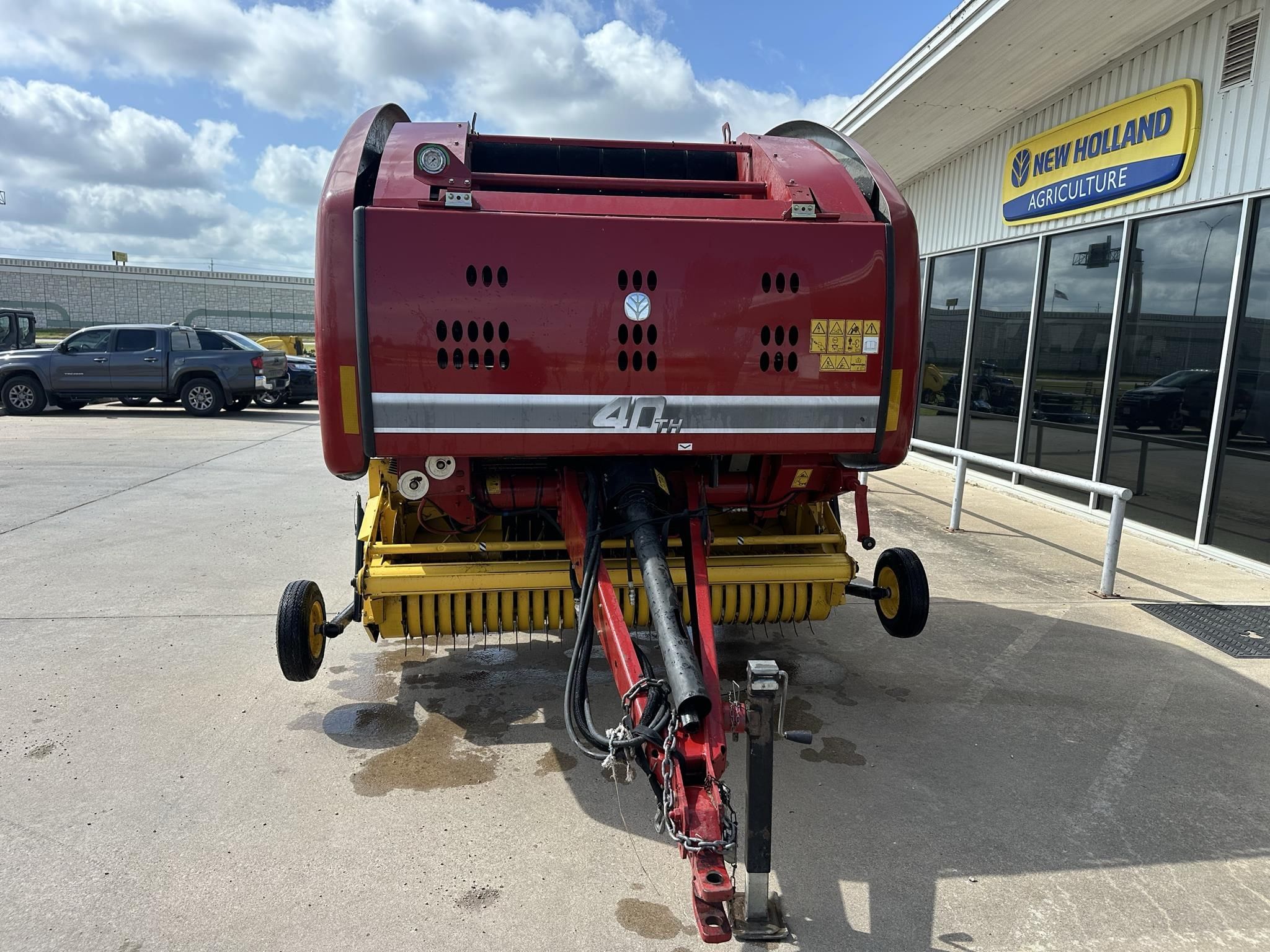 2015 New Holland RB450 Equipment Image0