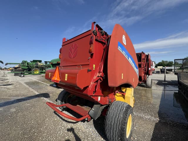 Image of New Holland RB450 equipment image 4