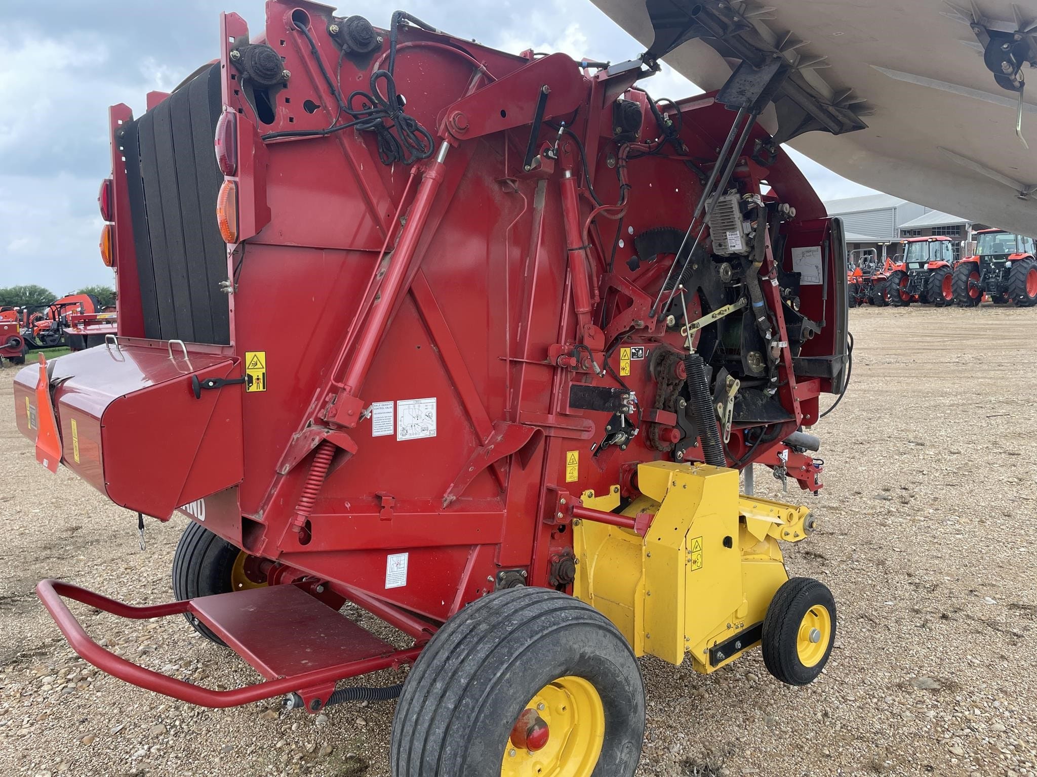 2021 New Holland RB450 Equipment Image0