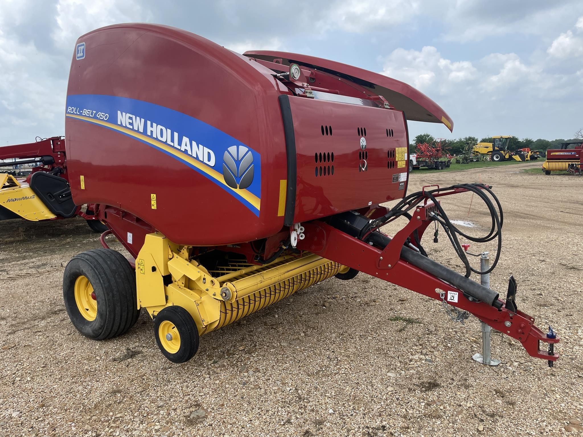 2021 New Holland RB450 Equipment Image0
