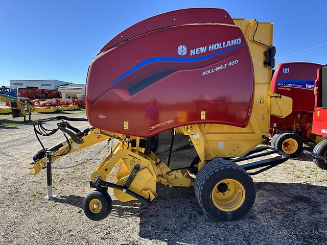 Image of New Holland RB460 CropCutter equipment image 1