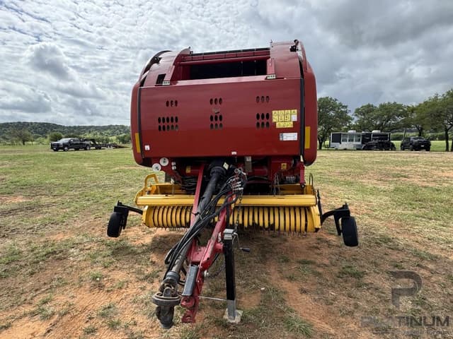 Image of New Holland RB460 CropCutter equipment image 1