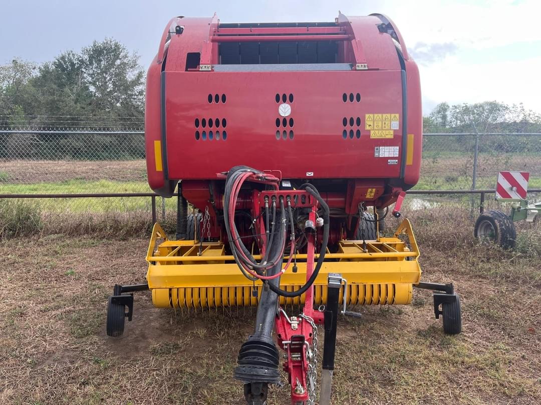 Image of New Holland RB460 CropCutter Image 1
