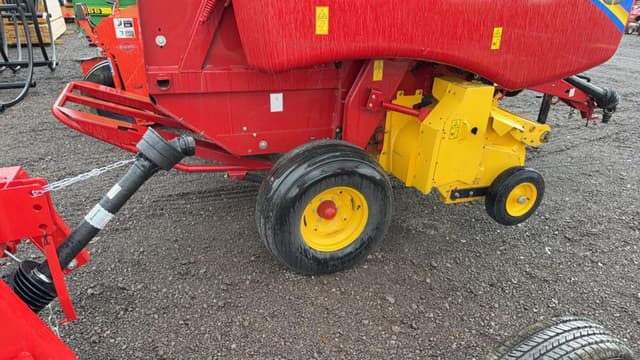 Image of New Holland RB460 equipment image 3