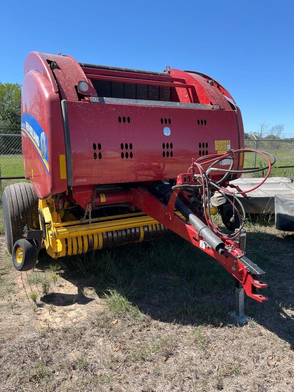 Image of New Holland RB560 Specialty Crop Plus Image 0