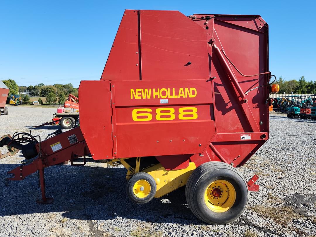 Image of New Holland 688 Primary image