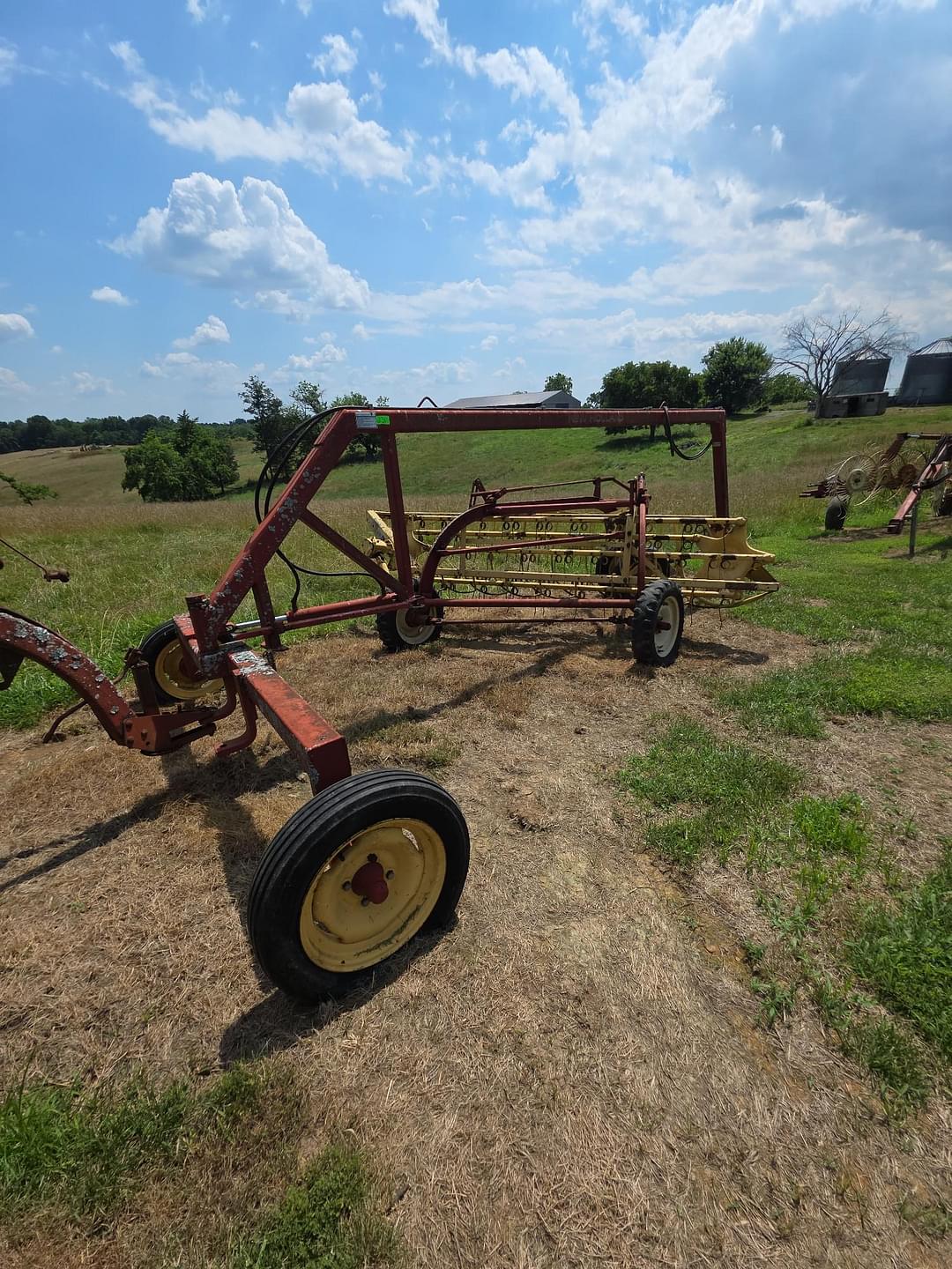 Image of New Holland 252 Primary image