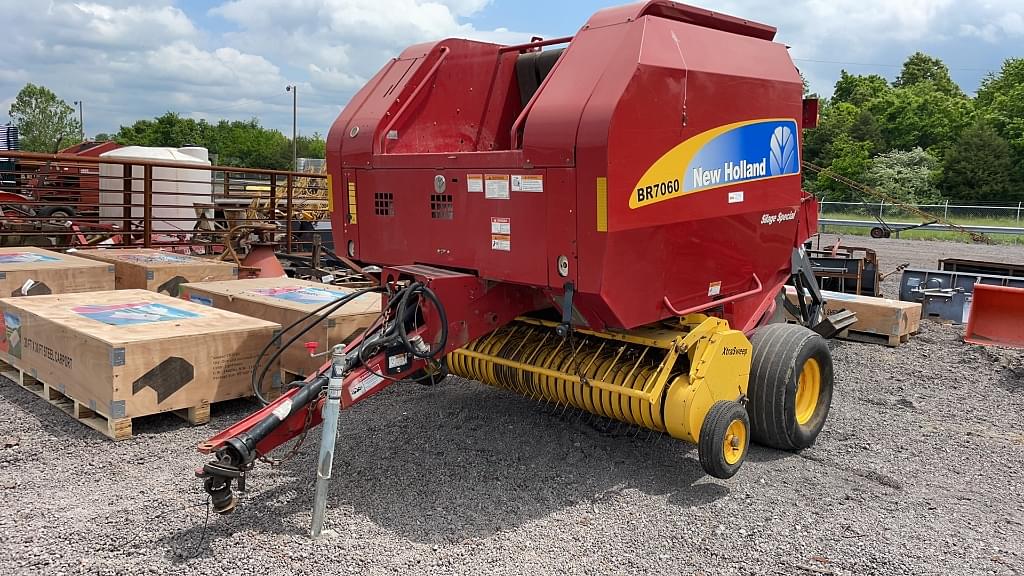Image of New Holland BR7060 Primary image